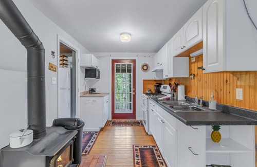 Stanardsville Casa | Bear Paw Cottage | 1 Bed, 1 Bath