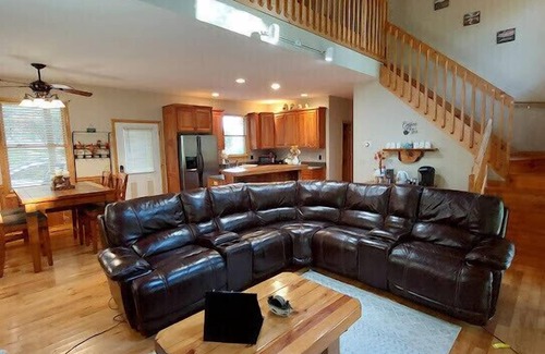 Unaka Cabina | Bear Paw Resort ,high speed internet , gas fireplace,firepit ,sleeps 8