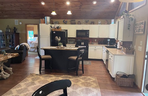Unaka Casa | “Bear Paw Resort” View’s, Privacy, Covered decks, Outdoor spaces, Easy access