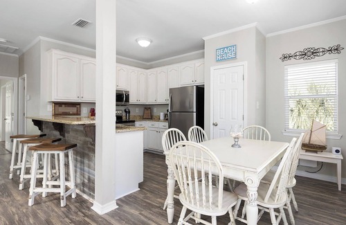 Ono Island Casa | Bear Point Has It All – A Pet-Friendly Getaway!