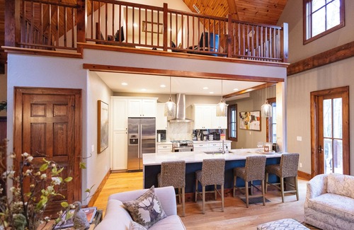 Sapphire Casa | BEAR'S DEN - Spacious mountain home on river game room & fire pit in Burlingame