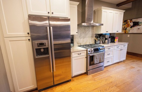 Sapphire Casa | BEAR'S DEN - Spacious mountain home on river game room & fire pit in Burlingame