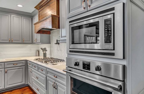 Whitehouse Cabaña | Bear & Tank Cottage