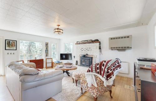 Arnold Casa | Bear Valley Cozy Cabin