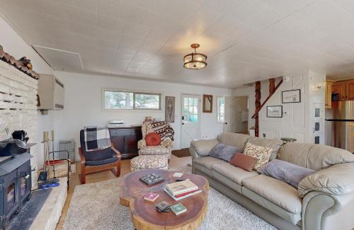 Arnold Casa | Bear Valley Cozy Cabin