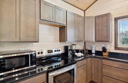 Sevierville Cabina | Bear View Estate 2 Bedroom Cabin by RedAwning