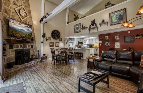 Chalet Village Casa | Bearadise - Sleeps 11 with a game room and resort amenities near Ober Gatlinburg