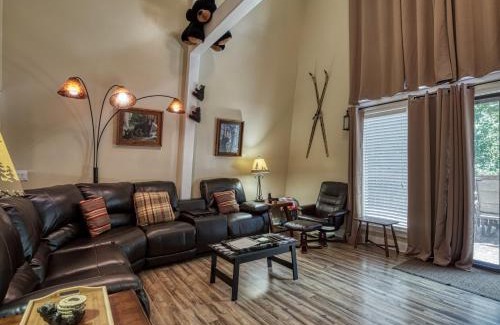 Chalet Village Casa | Bearadise - Sleeps 11 with a game room and resort amenities near Ober Gatlinburg