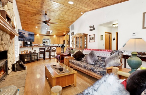 Big Bear City Cabina | Beardise #2329