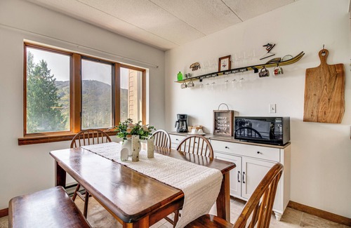 West Dover Condominio | 'Bearfoot Apres' Mtn-View Condo < 1 Mi to Mt Snow!