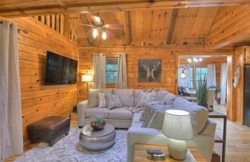 Blue Ridge Casa | Bearfoot Bend Cabin in Blue Ridge