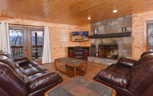 Chalet Village Villa | Bearfoot Lodge