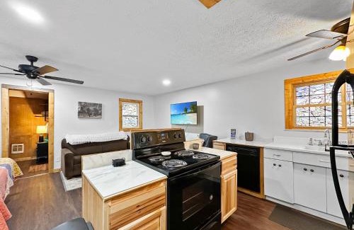 Maggie Valley Casa | Bearly Behaving Creekside