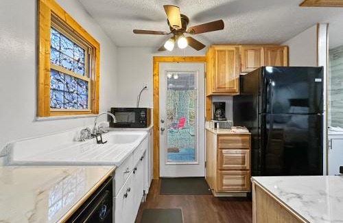 Maggie Valley Casa | Bearly Behaving Creekside