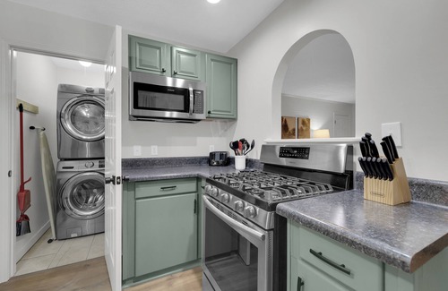 Mentone Cabina | Bearly Behaving with Hot Tub Sleeps 6