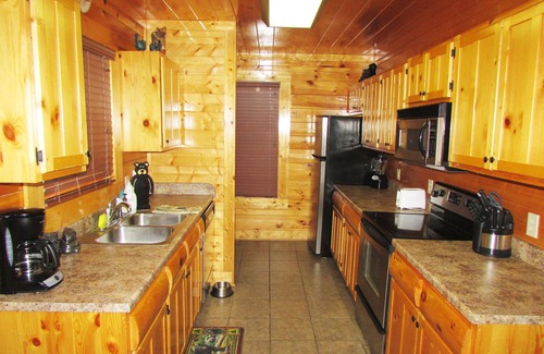 Gatlinburg - Pigeon Forge Cabina | Osos Abound-- un Admite animales, cabina de lujo con impresionantes vistas