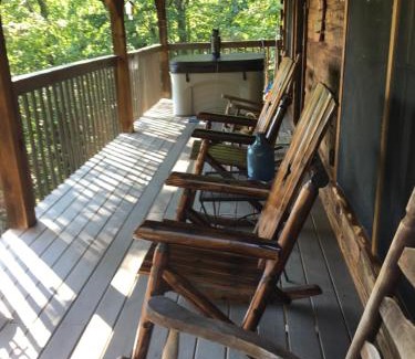 Chalet Village Chalet De Esquí | Bears Among Us