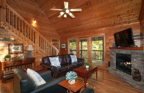 Black Bear Falls Casa | Bears Corner w/Hot Tub, Arcade & Community Pool!