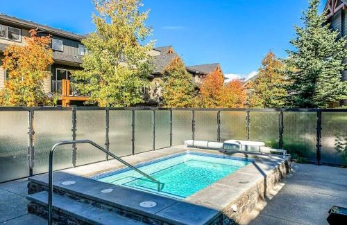Copperstone Resort Casa | Bears Den 2BR Getaway with Hot Tub, BBQ Near DT