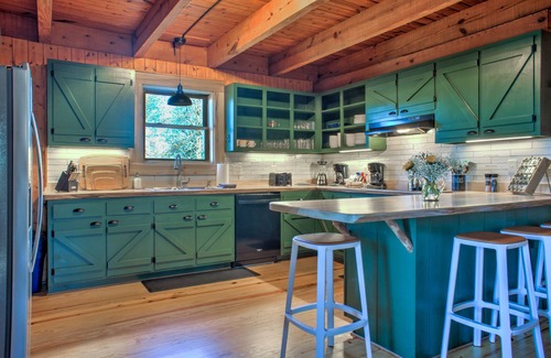 Fairview Casa | Bearwallow Lodge | Peaceful Retreat with Hot Tub and Outstanding Mountain Views