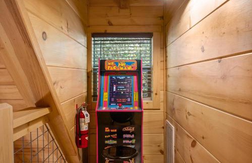 Pigeon Forge Casa | Beary Cottage Hot Tub Grill Arcade Games