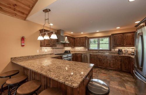 Waterfront Greens Casa | Beary Fine 6 bed 5 bath luxury home w indoor pool