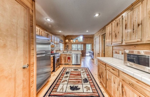 Ruidoso Apartamento | Beary Happy Place:Cozy Mtn Cabin,Deck,Views,Trails