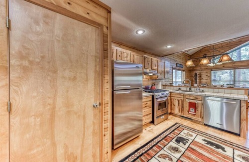 Ruidoso Apartamento | Beary Happy Place:Cozy Mtn Cabin,Deck,Views,Trails