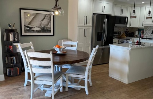 Royal Harbor Apartamento | Beatiful 2br/2bathroom apartment with a dock in Naples.