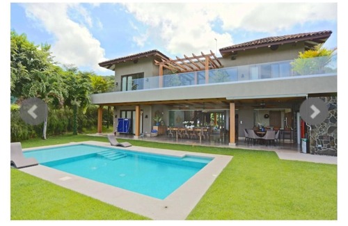Santa Barbara Casa | Beatiful Family House