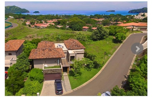 Santa Barbara Casa | Beatiful Family House
