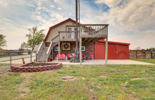 Holmesville Apartamento | Beatrice Studio with Fire Pit Near Golf!