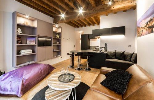 Old Lyon Apartamento | Beau bijou au cœur du Vieux Lyon AIL