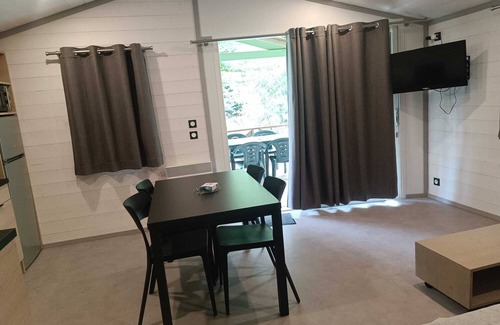 Beynat Chalet De Esquí | Beau Chalet Avec Ombre, Terrasse et Salon de Jardin Dans Résidence Avec Piscines