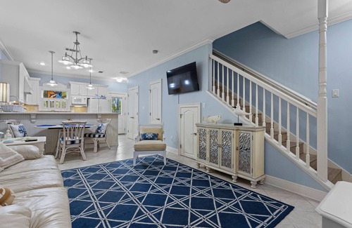 Long Beach Condominio | Beau Claire 2br Long Beach condo with gulf views, steps to beach, Pool