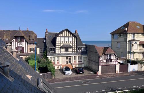 Villers-sur-Mer Apartamento | Beau duplex familial refait à neuf avec balcon proche plage - FR-1-712-96
