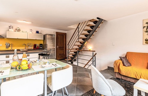Santa-Reparata-di-Moriani Casa | Casa de vacaciones con WIFI, TV, terraza, mascotas permitida, vista panorámica, aparcamiento