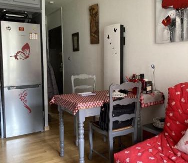 Bagneres-de-Luchon Apartamento | Beau studio plus, tout confort, classé 3 étoiles par le comité départemental du tourisme de la Haute Garonne