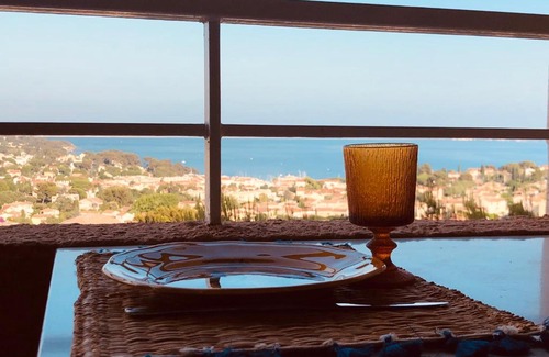 Carqueiranne Apartamento | *** Beau T2 de 50 m2, grande terrasse vue mer, à 500m de la plage