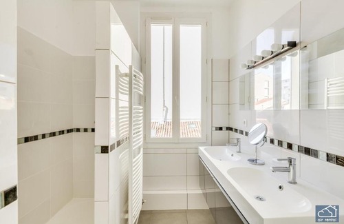 Notre-Dame du Mont Apartamento | Beau T2 renovated coeur de ville - COURS JULIENCASTELLANE - Air Rental
