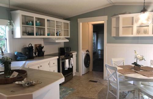 Burton Casa | Beaufort SC New Renovation, Close to Parris Island, Historic Downtown, Beautiful Beaches, Sleeps 7