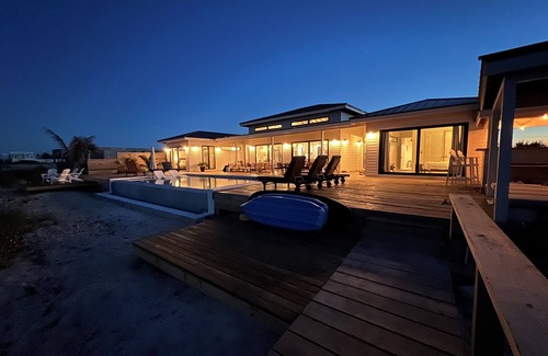 Farmer's Hill Casa | BeauSoleil Beach House, Luxury Private Ocean Front with Infinity Pool/Hot Tub