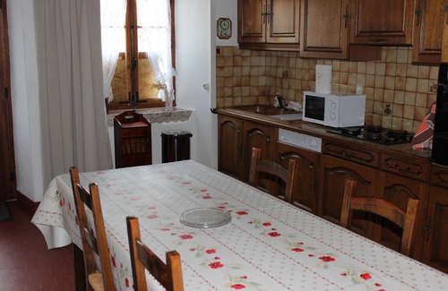Saint-Bonnet-pres-Orcival Casa | Hermosa casa para 4 personas en alquiler en saint Bonnet Pres Orcival