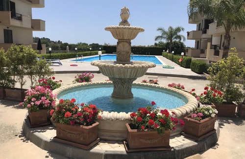 Gioiosa Ionica Apartamento | Hermoso apartamento nuevo con piscina cerca del pueblo, el mar a tan sólo 5 minutos de distancia,