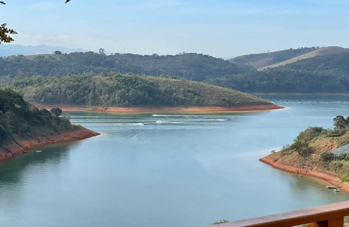 Igarata Casa | Beautiful farm in Igarata right on the dam.