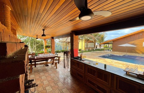Igarata Casa | Beautiful farm in Igarata right on the dam.