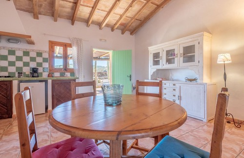 Manacor Apartamento | Hermoso apartamento en una granja con Wi-Fi, piscina y gran área al aire libre