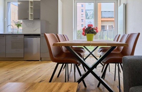 Svoboda nad Upou Apartamento | Bonito apartamento para 4 personas con WIFI, TV y terraza
