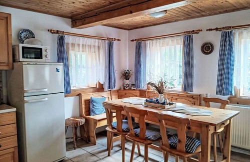 Studenec Casa | Preciosa casa de vacaciones privada para 8 personas con WIFI, TV, patio y mascotas permitida