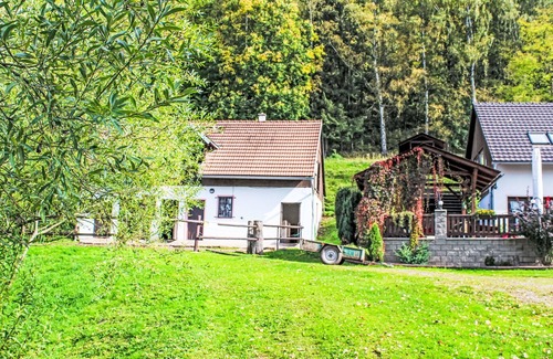Ceska Metuje Casa | Casa de vacaciones privada con WIFI, piscina, TV, patio, mascotas permitida, vista panorámica